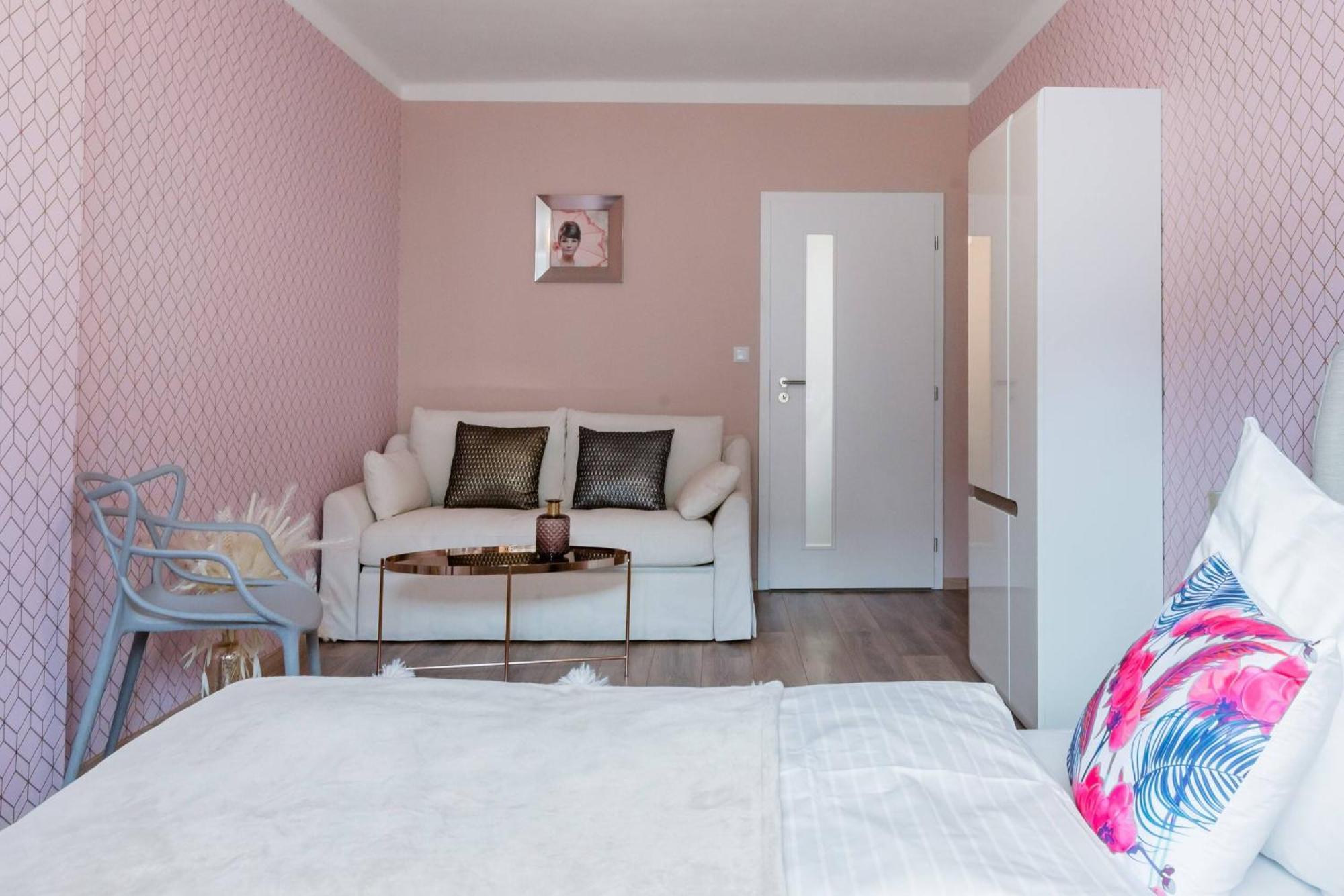 Pastel Art Deco 3Bdr Ruterra Apt Prague Extérieur photo